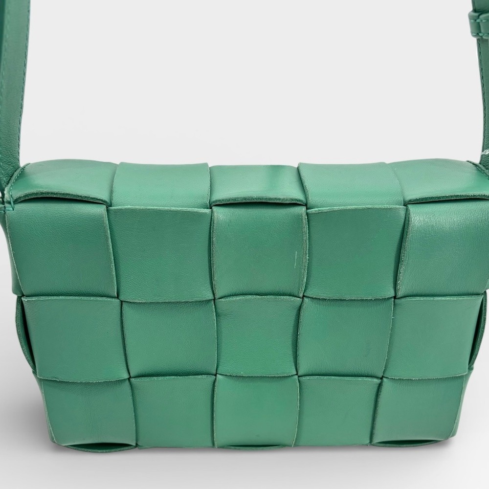 NEW Bottega‎ Veneta Cassette Bag in Mermaid/Gold Leather Crossbody - Picture 7 of 16